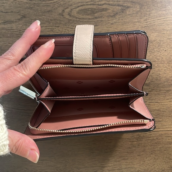 kate spade medium wallet - Picture 6 of 10